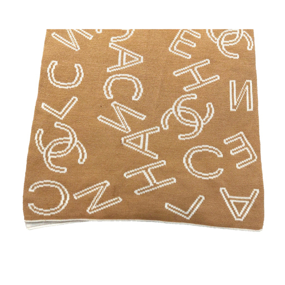 Pre-Owned CHANEL Tan & White 100% Wool Reversible Scarf - Picture 10 of 10